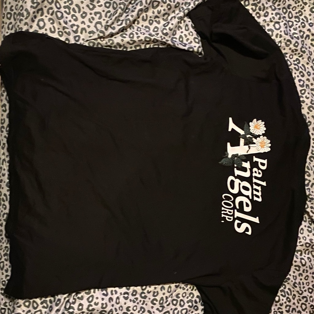 This is a palm angles shirt very comfortable size XL